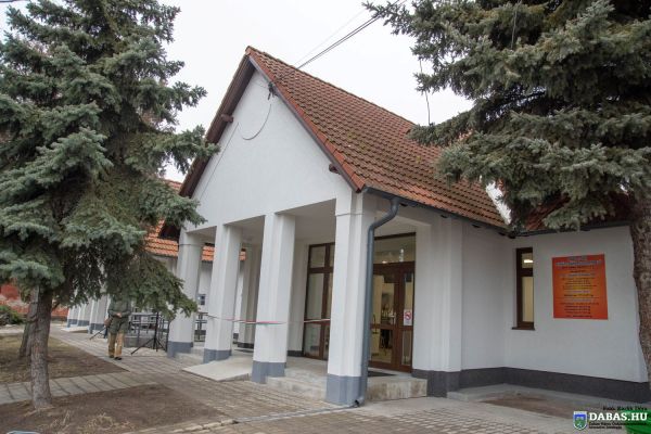 Átadták Dabas-Sáriban a háziorvosi rendelőt