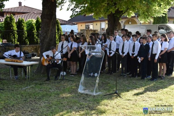 99 éve határtalan fájdalom