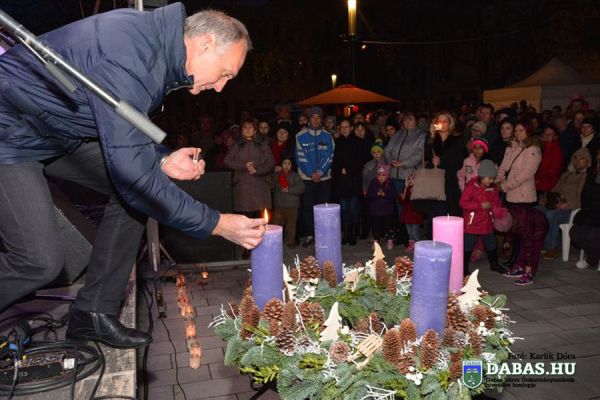 Adventi Városházi Este a jótékonyság jegyében