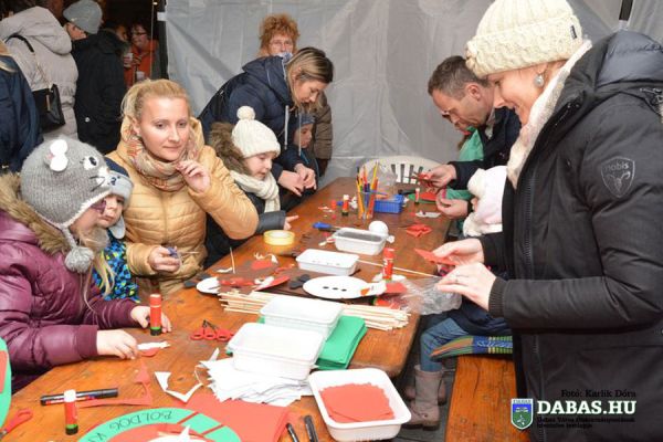 Adventi Városházi Este a jótékonyság jegyében