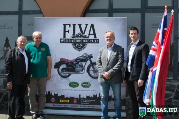 Motoros rally a Gyóni Betonon