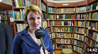 Závogyán Magdolna kultúráért felelős államtitkár adta át a Könyvtári Kihívás oklevelét Dabason